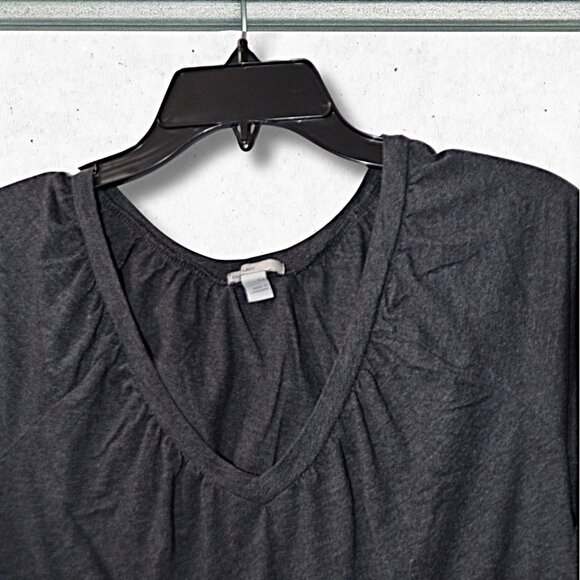 Old Navy Women’s V-Neck Tee Charcoal Gray Stylish Chic Clasic Basic Casual Soft - Picture 2 of 6
